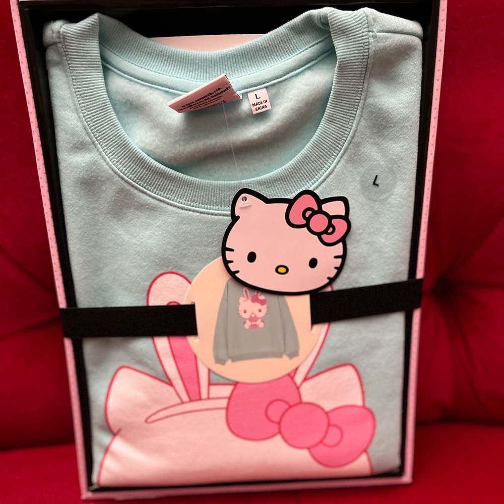 Hello Kitty Bunny Women’s Sweatshirt New in box